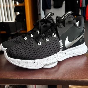 Nike Lebron Witness 5 Shoes Black Panda NBA Basketball Men’s Size 12 Jordan